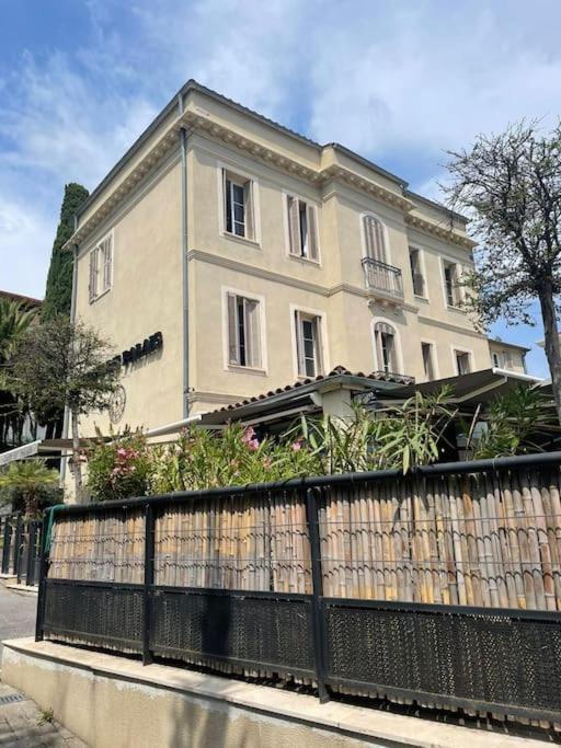 Ancien Hotel Particulier Loue Entier Грас Екстериор снимка
